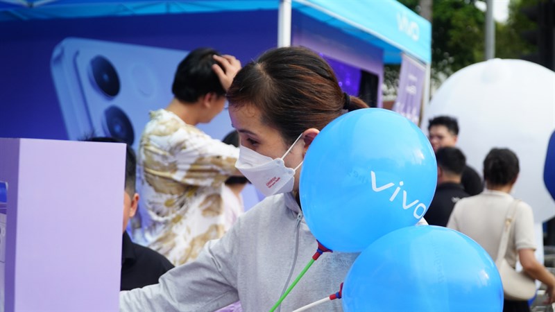 Toàn cảnh sự kiện mở bán Vivo V27e với không khí sôi nổi, quà tặng vô vàn Toàn cảnh sự kiện mở bán Vivo V27e với không khí sôi nổi, quà tặng vô vàn