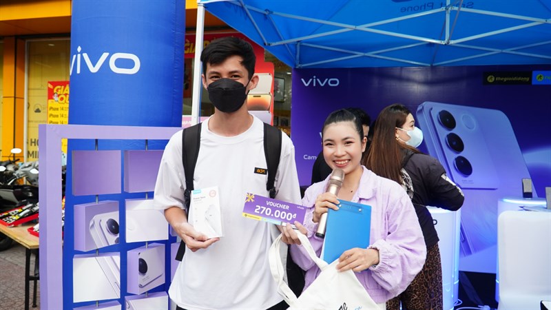 Toàn cảnh sự kiện mở bán Vivo V27e với không khí sôi nổi, quà tặng vô vàn Toàn cảnh sự kiện mở bán Vivo V27e với không khí sôi nổi, quà tặng vô vàn