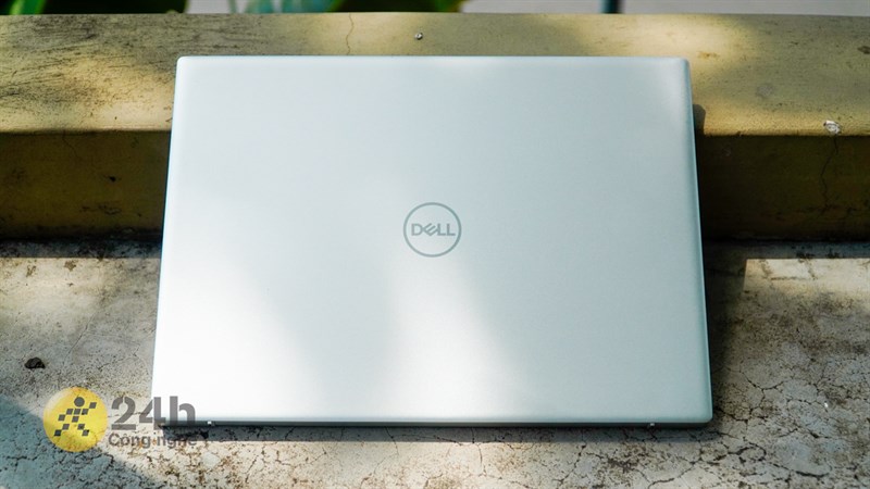 Dell Inspiron 5430 2033 có ngoại hình mỏng nhẹ, dễ mang đi Dell Inspiron 5430 2033 có ngoại hình mỏng nhẹ, dễ mang đi