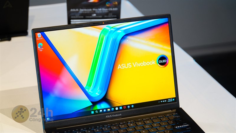 Màn hình của ASUS Vivobook 14X OLED (2023) còn nổi bật với hàng loạt chứng nhận uy tín.