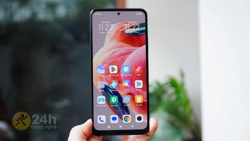 Tấm nền AMOLED cho màu sắc được hiển thị sống động hơn