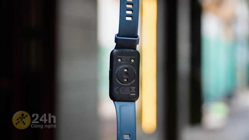Trên tay Huawei Band 8 Trên tay Huawei Band 8