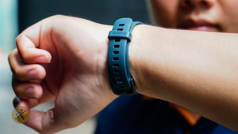 Trên tay Huawei Band 8 Trên tay Huawei Band 8