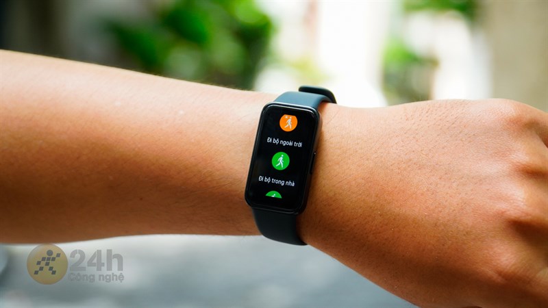 Trên tay Huawei Band 8 Trên tay Huawei Band 8