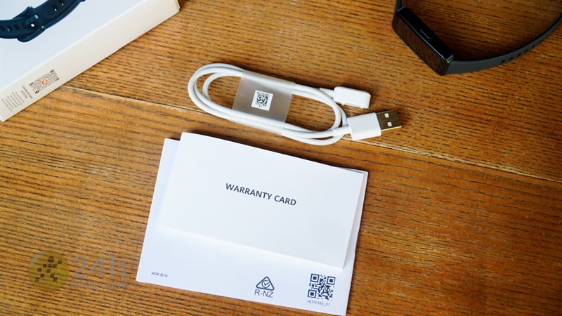 Trên tay Huawei Band 8 Trên tay Huawei Band 8