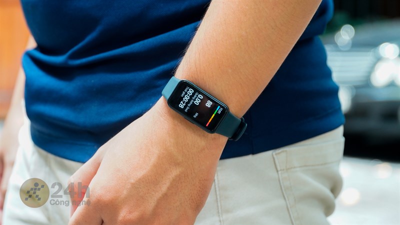 Trên tay Huawei Band 8 Trên tay Huawei Band 8