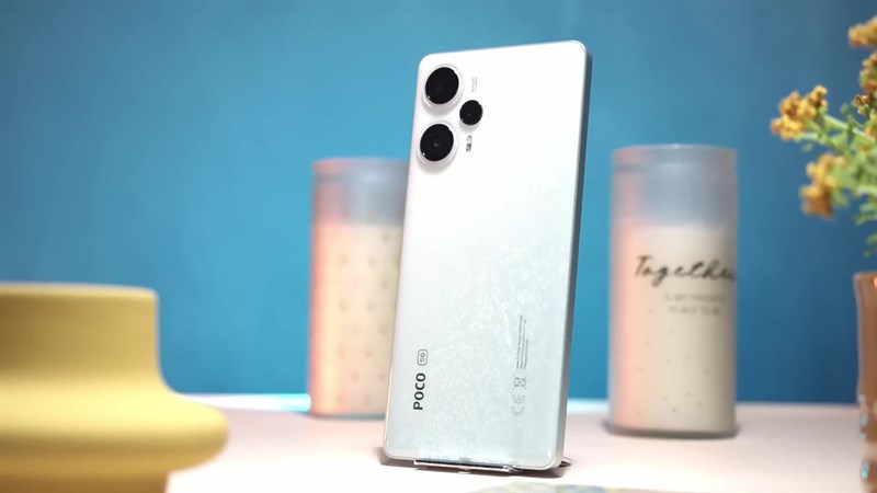 Xiaomi đã mang đến sự hấp dẫn đặc biệt trong thiết kế của POCO F5. Xiaomi đã mang đến sự hấp dẫn đặc biệt trong thiết kế của POCO F5.