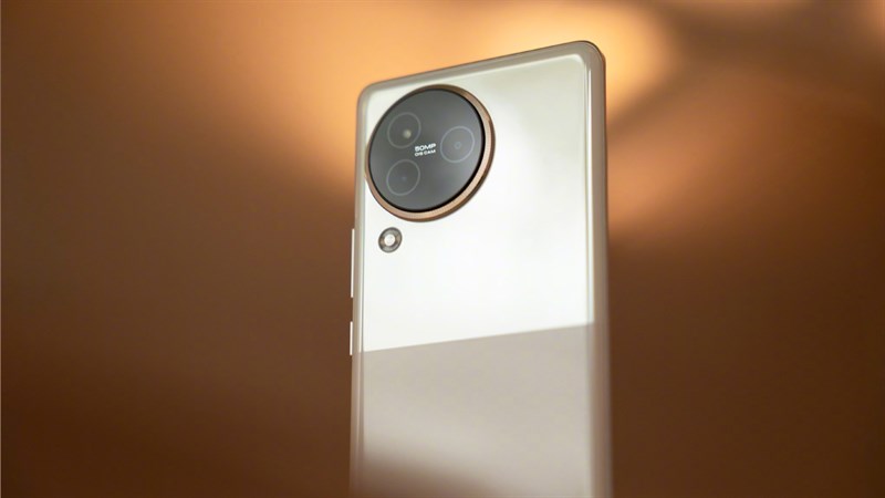 Xiaomi CIVI 3 có cụm camera to tròn nổi bật làm điểm nhấn