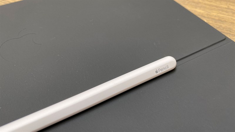 Một bộ cộng hưởng âm thanh sẽ được gắn ở sau của Apple Pencil