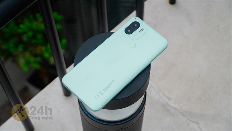 Redmi A2+ vẫn tiếp tục cho thấy hiệu suất pin ổn định, mang lại thời lượng sử dụng trung bình khoảng hơn 6 giờ khi chơi game liên tục.