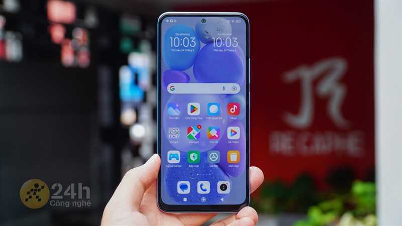 Công nghệ màn hình cao cấp với chất lượng Full HD+ và tần số quét cực cao