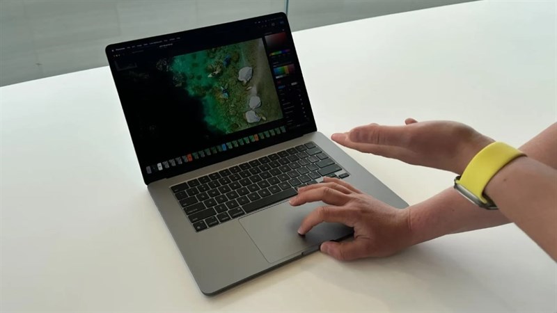 Người dùng có thể sạc MacBook Air 15 inch từ 0 lên 50% chỉ trong 30 phút với bộ sạc mới Người dùng có thể sạc MacBook Air 15 inch từ 0 lên 50% chỉ trong 30 phút với bộ sạc mới