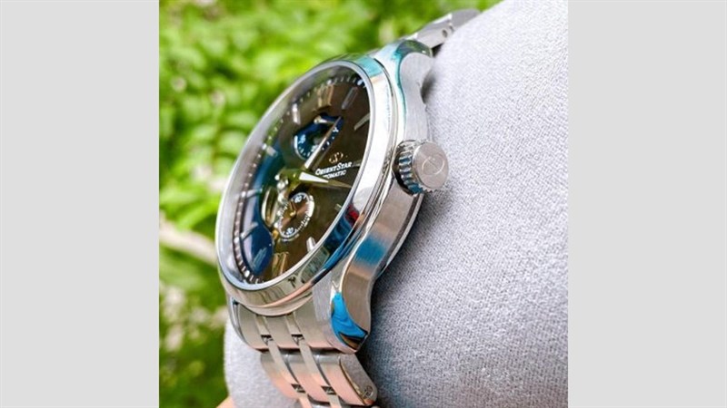 ORIENT Star RE-AV0B02Y00B không chỉ là một chiếc đồng hồ và còn là một món đồ trang sức cho bạn