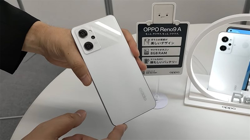 OPPO Reno9 A sử dụng ngôn ngữ thiết kế Glow quen thuộc ở mặt lưng
