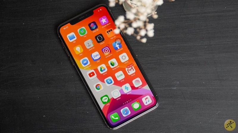 Miếng dán màn hình là một sản phẩm không thể thiếu để bảo vệ iPhone Miếng dán màn hình là một sản phẩm không thể thiếu để bảo vệ iPhone