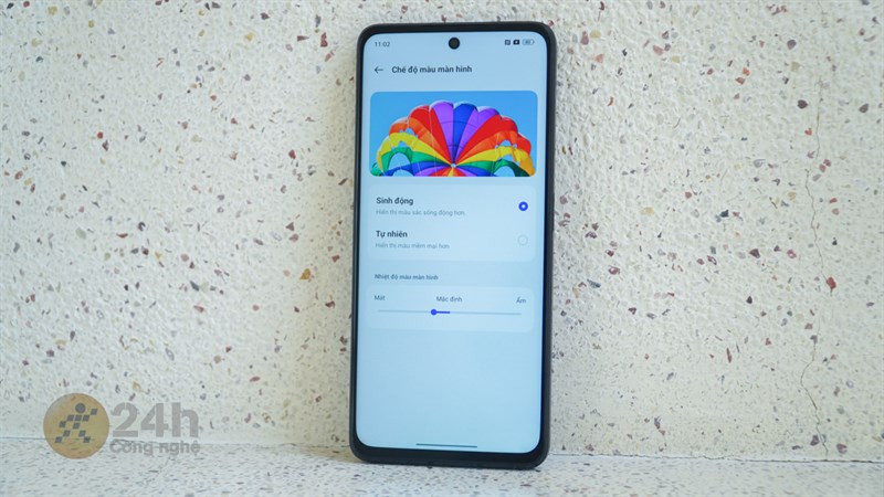 Mặt trước của OPPO A98 5G được trang bị màn hình đục lỗ rộng 6.72 inch Mặt trước của OPPO A98 5G được trang bị màn hình đục lỗ rộng 6.72 inch