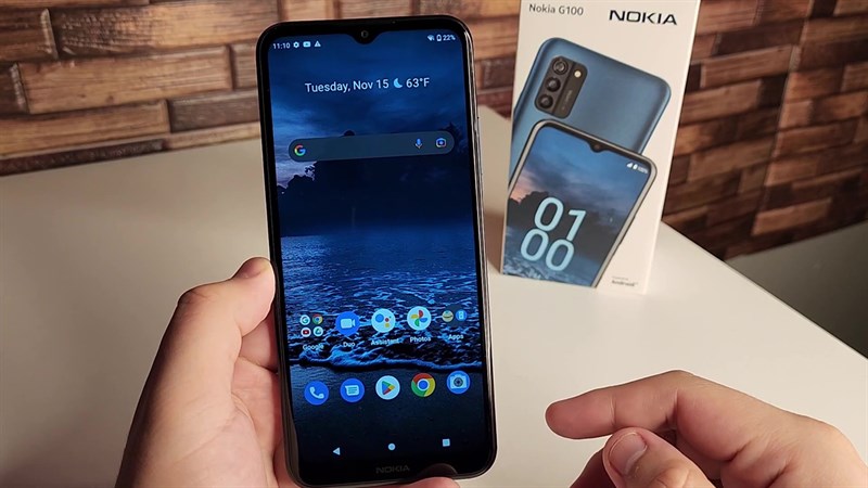 Nokia G100 có kích thước 166.6 x 76.7 x 8.9 mm và có khối lượng là 195.1 gram.