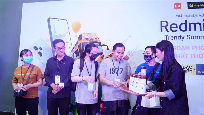 Toàn cảnh sự kiện trải nghiệm Redmi 12 trên Bus Tour Toàn cảnh sự kiện trải nghiệm Redmi 12 trên Bus Tour