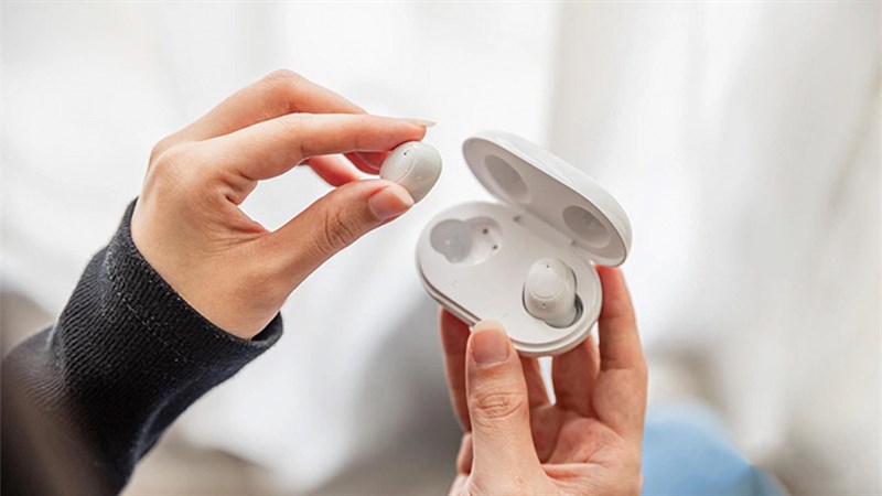 Tai nghe màu trắng sang trọng, pin dùng cực lâu giảm 50%+ chỉ từ 225K Tai nghe màu trắng sang trọng, pin dùng cực lâu giảm 50%+ chỉ từ 225K
