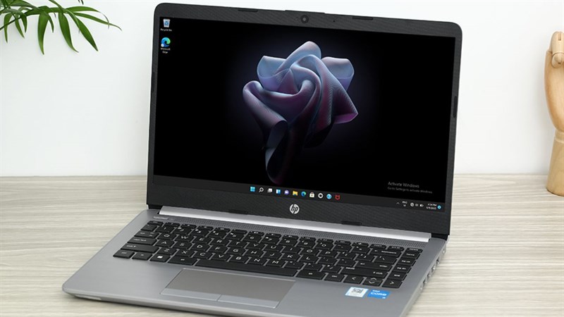 Laptop HP 240 G8 i3 (6L1A1PA) - laptop cho sinh viên giá rẻ Laptop HP 240 G8 i3 (6L1A1PA) - laptop cho sinh viên giá rẻ