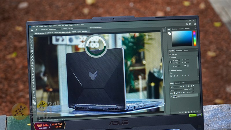 Nhờ khả năng hiển thị 100% sRGB mà ASUS TUF F15 FX507VV4 giúp mình hoàn thành tốt những việc liên quan đến đồ họa Nhờ khả năng hiển thị 100% sRGB mà ASUS TUF F15 FX507VV4 giúp mình hoàn thành tốt những việc liên quan đến đồ họa