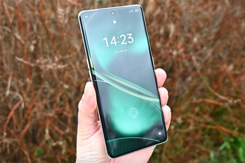 Cận cảnh màn hình OPPO Find X6 Pro Cận cảnh màn hình OPPO Find X6 Pro