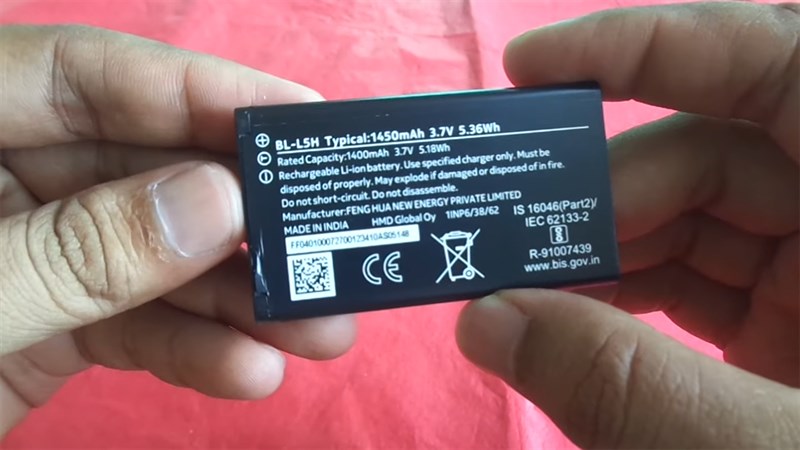 Có cả cục pin tháo rời Có cả cục pin tháo rời