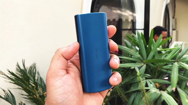 Nokia 106 4G còn có kích thước nhỏ gọn và cực kỳ bền bỉ Nokia 106 4G còn có kích thước nhỏ gọn và cực kỳ bền bỉ