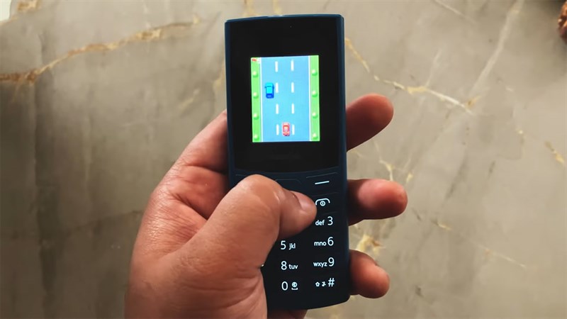 Cấu hình của Nokia 106 4G đảm bảo bạn có thể sử dụng thoải mái các tác vụ thông thường và chơi game cổ điển Cấu hình của Nokia 106 4G đảm bảo bạn có thể sử dụng thoải mái các tác vụ thông thường và chơi game cổ điển