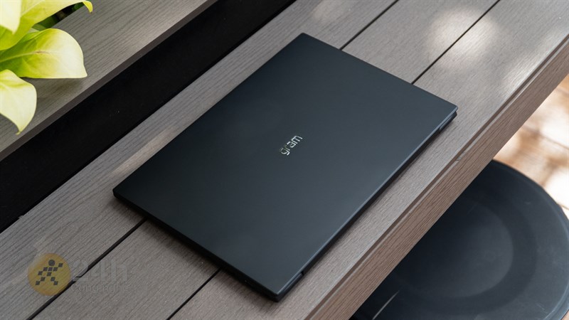 LG Gram 2023 được gia công từ chất liệu hợp kim cực bền bỉ LG Gram 2023 được gia công từ chất liệu hợp kim cực bền bỉ