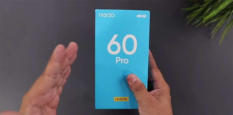 Hộp đựng realme Narzo 60 Pro được thiết kế đơn giản và quen thuộc