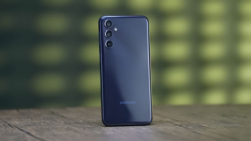 Galaxy M34 5G được thiết kế theo phong cách tối giản, thanh lịch như Galaxy S23 5G Galaxy M34 5G được thiết kế theo phong cách tối giản, thanh lịch như Galaxy S23 5G