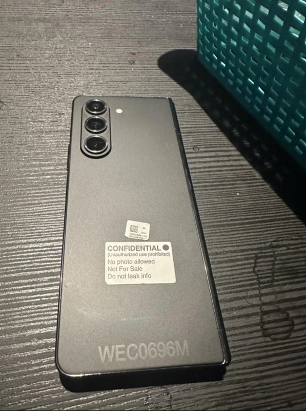 Thiết kế mặt sau của Galaxy Z Fold 5 Thiết kế mặt sau của Galaxy Z Fold 5