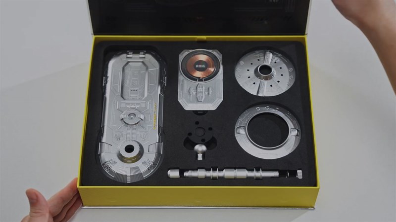 Các module rời của AOHi Eternal City được đặt gọn gàng bên trong hộp Các module rời của AOHi Eternal City được đặt gọn gàng bên trong hộp