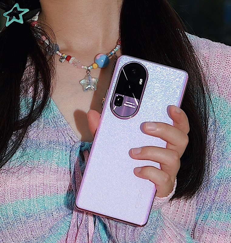 Cảm giác trên tay OPPO Reno10 Pro Star Sound Edition rất thoải mái Cảm giác trên tay OPPO Reno10 Pro Star Sound Edition rất thoải mái