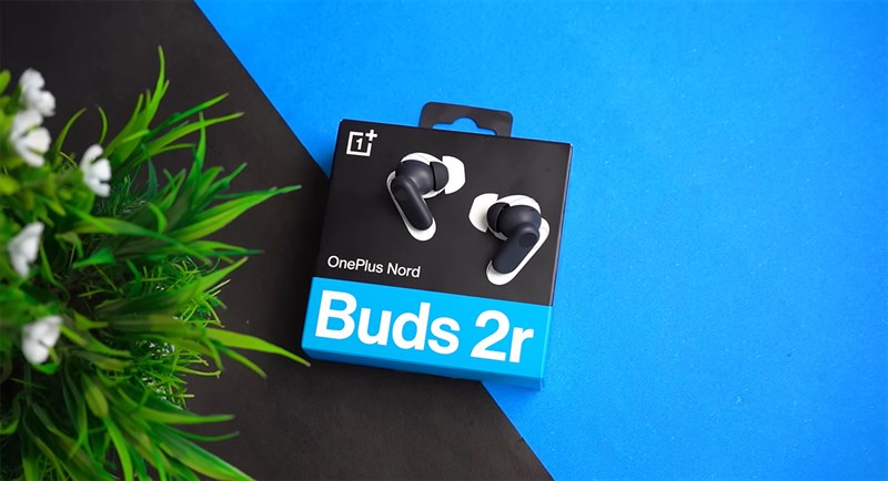 Hộp đựng OnePlus Nord Buds 2r được thiết kế đơn giản và trực quan