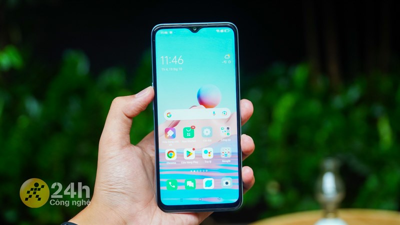 OPPO A77s có thiết kế mặt trước dạng giọt nước, OPPO A78 có dạng nốt ruồi