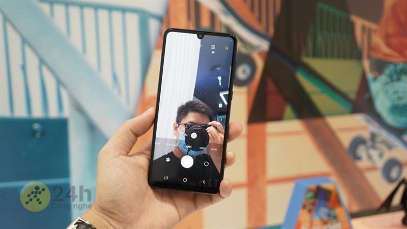 Tái tạo lại vẻ chân thực tự nhiên nhờ thuật toán AI trên Galaxy A33 Tái tạo lại vẻ chân thực tự nhiên nhờ thuật toán AI trên Galaxy A33