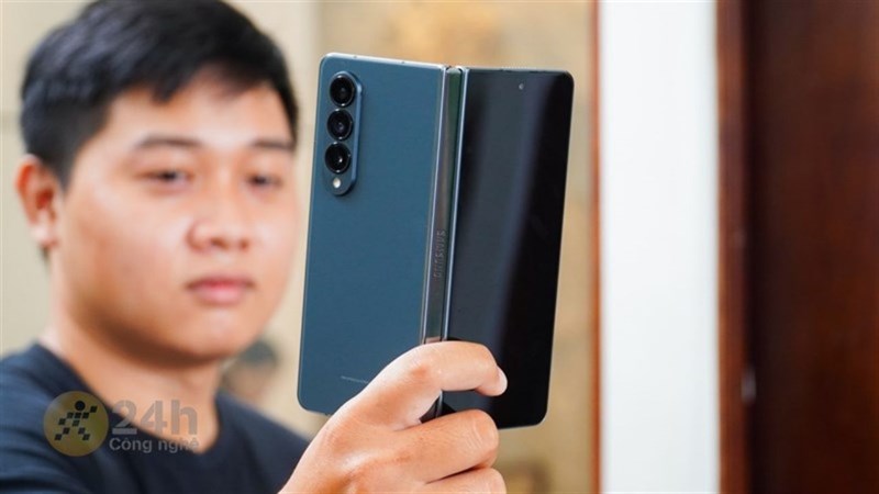 Galaxy Z Fold4 có thiết kế vừa đẹp mắt lại còn bền bỉ Galaxy Z Fold4 có thiết kế vừa đẹp mắt lại còn bền bỉ