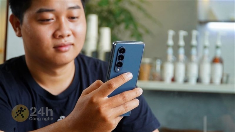 Galaxy Z Fold4 thiết kế giống phiên bản tiền nhiệm nhưng được tinh chỉnh một chút để hướng đến người dùng nhiều hơn! Galaxy Z Fold4 thiết kế giống phiên bản tiền nhiệm nhưng được tinh chỉnh một chút để hướng đến người dùng nhiều hơn!