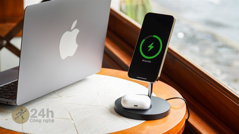 Belkin Boost Charge Pro 2 in 1 là món phụ kiện đáng để các iFans đầu tư.