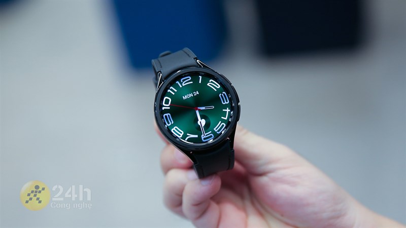 Galaxy Watch6 Classic chào đón sự trở lại của viền benzel xoay