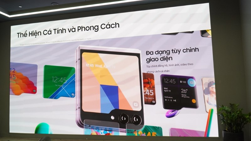 Người dùng cũng có thể đặt hình ảnh hoặc video cá nhân thỏa thích Người dùng cũng có thể đặt hình ảnh hoặc video cá nhân thỏa thích