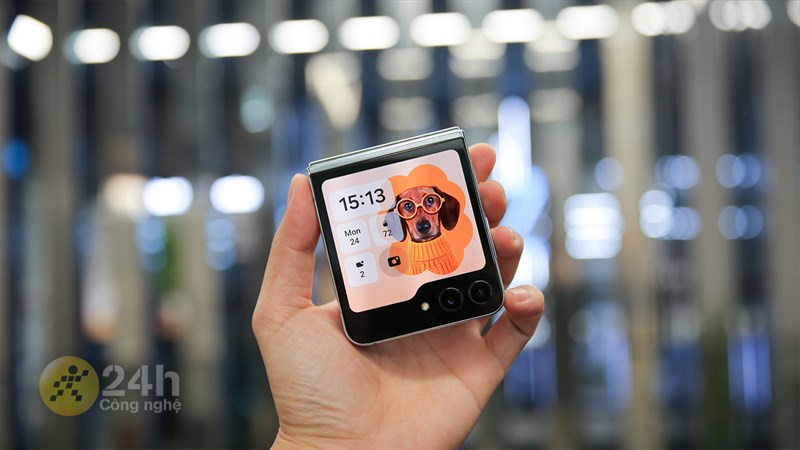 Cách nghiệm sớm màn hình ngoài Samsung Galaxy Z Flip5