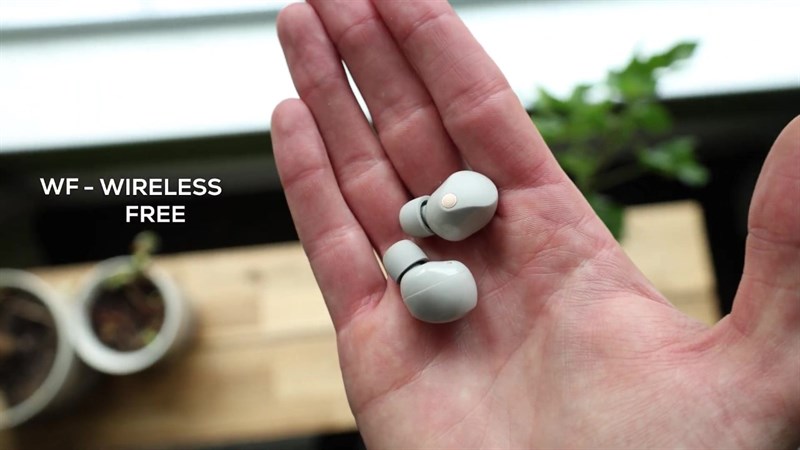 Sony WF-1000XM5 có thiết kế rất nhỏ gọn với dạng in-ear quen thuộc. Sony WF-1000XM5 có thiết kế rất nhỏ gọn với dạng in-ear quen thuộc.