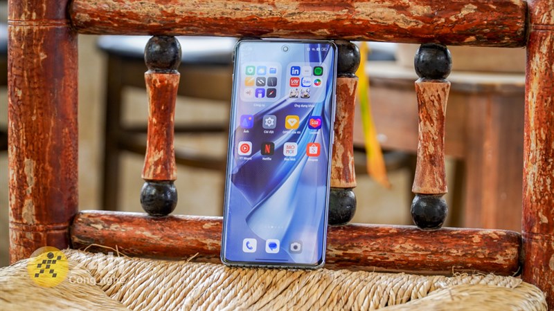 OPPO Reno10 5G được trang bị màn hình AMOLED 6.7 inch, độ phân giải Full HD+