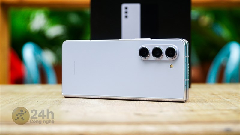 Galaxy Z Fold 5 còn sở hữu hệ thống camera ấn tượng