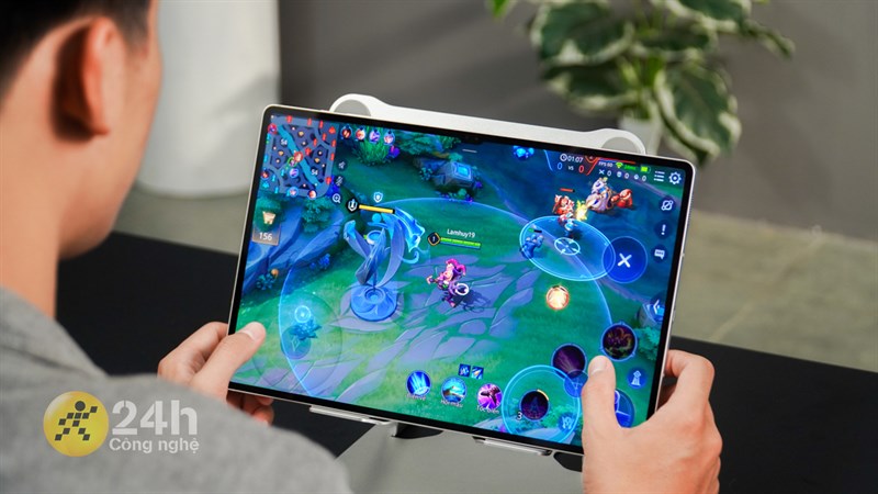 Màn hình 120 Hz của Galaxy Tab S9 Ultra giúp mình có những phút giây chiến game tuyệt vời. Màn hình 120 Hz của Galaxy Tab S9 Ultra giúp mình có những phút giây chiến game tuyệt vời.