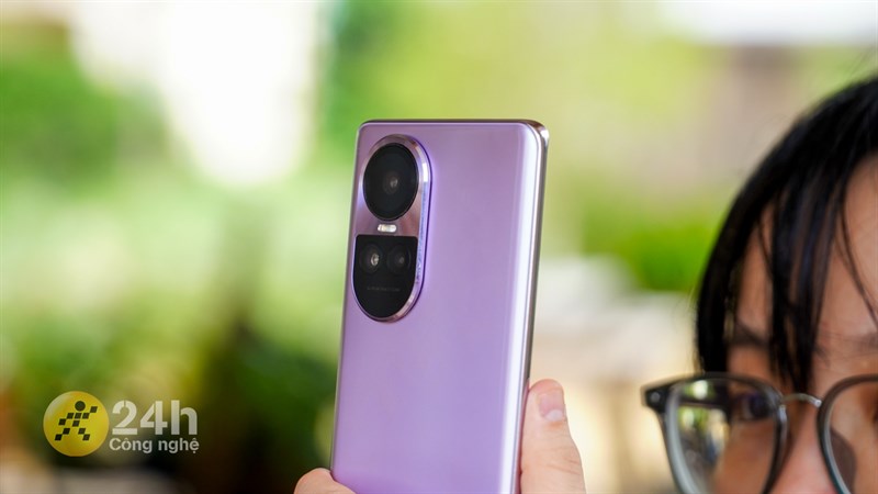 Cụm camera của OPPO Reno10 Pro 5G còn được thiết kế hài hòa với mặt lưng