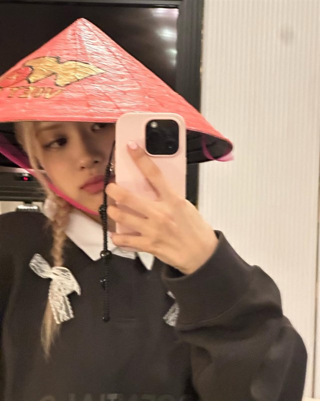 Chiếc flagship thành công đến mức các ngôi sao hàng đầu như Rosé cũng không thể bỏ qua Chiếc flagship thành công đến mức các ngôi sao hàng đầu như Rosé cũng không thể bỏ qua